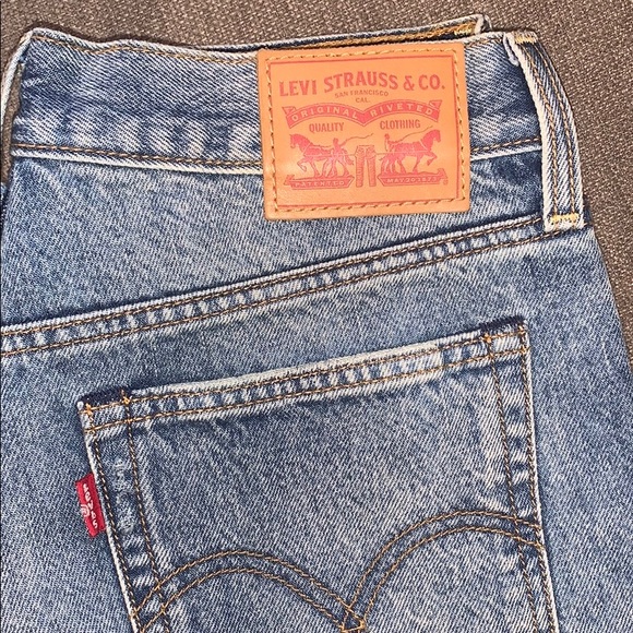 Levi's Denim - Levi’s White Oak Mom Jeans High Waisted Button Fly